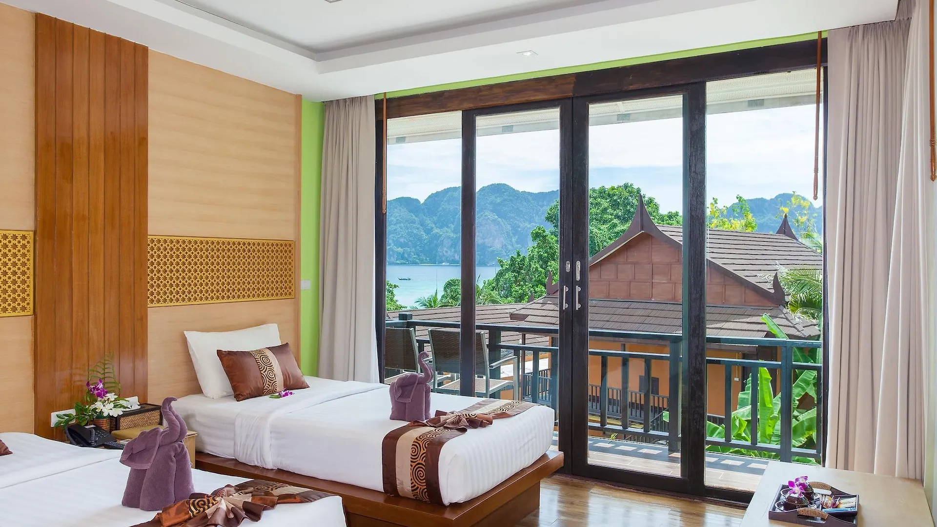 Phi Phi Long Beach Resort & Villa